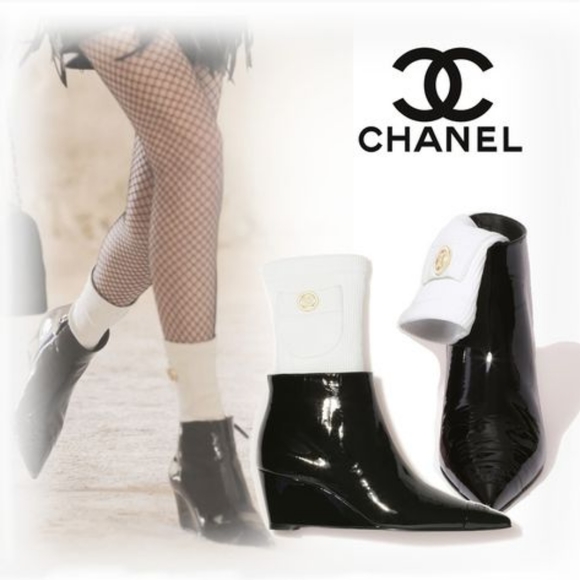 Chanel 22C black patent calfskin wedge ankle boots in size 39.5C - Picture 3 of 16
